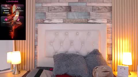 Snapshot of dayana_mendozaa69 chatting on 11.19.25 Dayana online show from 11.19.25