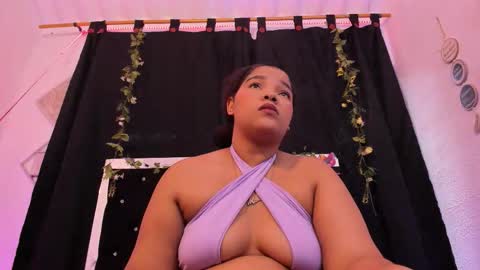 Snapshot of dayanroux chatting on 10.30.25 dayanroux online show from 10.30.25