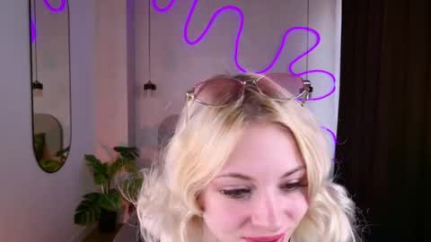 Kylie online show from 05.12.26