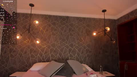 DAYRA ANGELS online show from 12.17.25