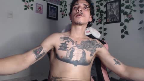 Snapshot of dazzayyy chatting on 12.06.24 dazzayy online show from 12.06.24