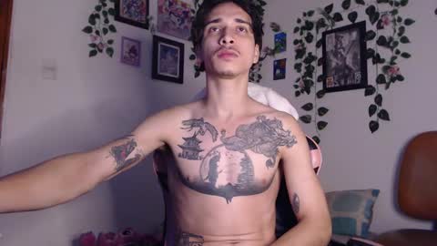 Snapshot of dazzayyy chatting on 12.25.24 dazzayy online show from 12.25.24