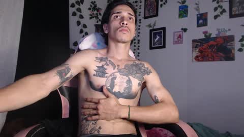 Snapshot of dazzayyy chatting on 02.13.25 dazzayy online show from 02.13.25