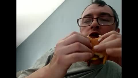 Snapshot of dazzill chatting on 12.01.24 Dazzill online show from 12.01.24