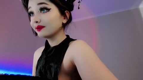 Natsumi online show from 10.15.25