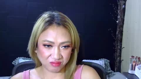 Snapshot of dazzlinglady44 chatting on 05.09.26 stephaniechim online show from 05.09.26