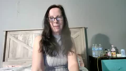 Dazzling Peach Goddess online show from 03.10.25