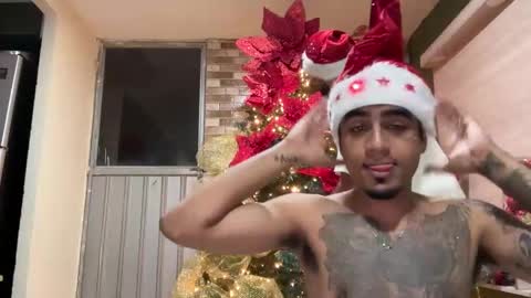 Snapshot of dcollins_ chatting on 11.16.25 dcollins_ online show from 11.16.25