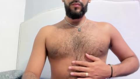 Snapshot of dcollins_ chatting on 11.19.25 dcollins_ online show from 11.19.25