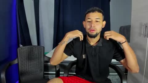 Snapshot of dcollins_ chatting on 11.20.25 dcollins_ online show from 11.20.25