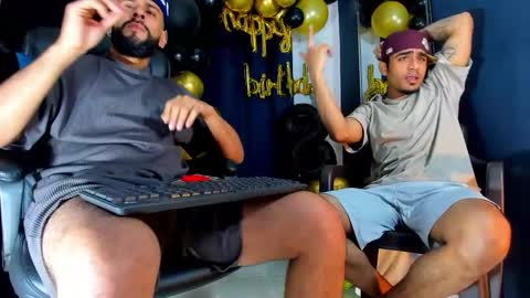 Snapshot of dcollins_ chatting on 11.28.25 dcollins_ online show from 11.28.25