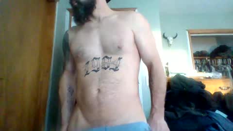 Snapshot of ddady22 chatting on 02.08.25 ddady22 online show from 02.08.25