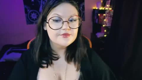 Snapshot of de_v1l chatting on 10.03.25 Luna online show from 10.03.25