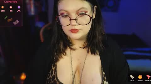 Snapshot of de_v1l chatting on 10.09.25 Luna online show from 10.09.25