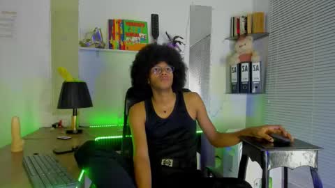 Snapshot of deamon_devil chatting on 11.08.25 deamon_devil online show from 11.08.25