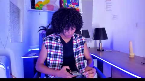 Snapshot of deamon_devil chatting on 11.25.25 deamon_devil online show from 11.25.25