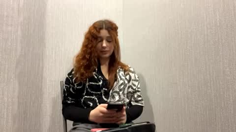 Mia online show from 04.04.26