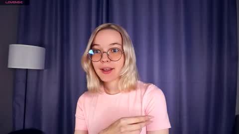 Charlie 18yo online show from 11.03.25