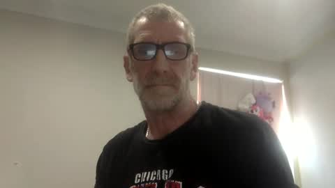 Snapshot of deanofflove221000 chatting on 09.15.25 deanofflove221000 online show from 09.15.25