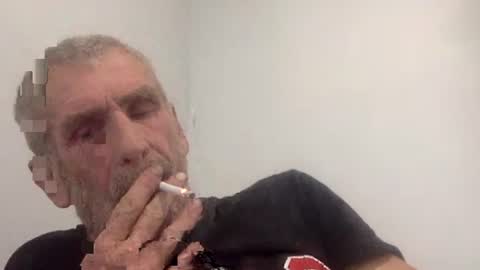 Snapshot of deanofflove221000 chatting on 09.16.25 deanofflove221000 online show from 09.16.25