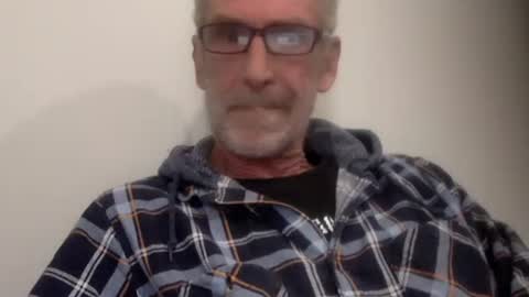 Snapshot of deanofflove221000 chatting on 10.06.25 deanofflove221000 online show from 10.06.25