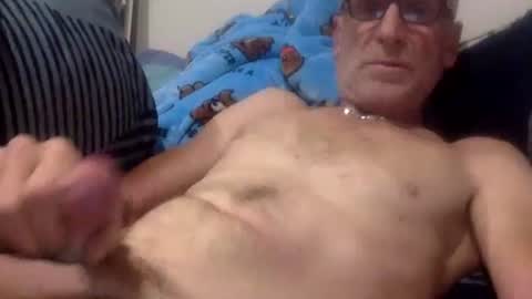 Snapshot of deanofflove221000 chatting on 10.24.25 deanofflove221000 online show from 10.24.25