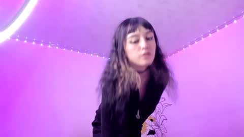 Snapshot of dear_venus chatting on 10.01.25 venus adam online show from 10.01.25