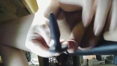 Snapshot of deathnite827 chatting on 01.05.25 DK814 online show from 01.05.25