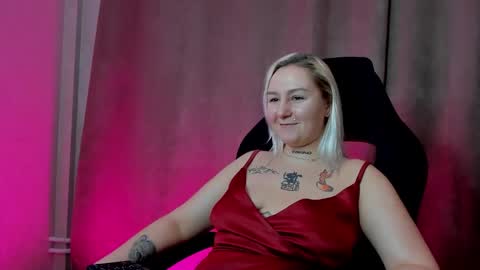 Snapshot of debbie_taylor chatting on 12.25.24 Debbie Mon Tue Fri Sun Sat GMT 3 1000am - 0400pm online show from 12.25.24