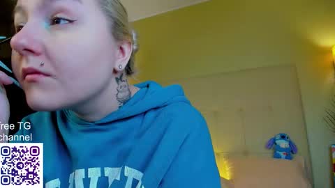 Debbie Mon Tue Fri Sun Sat GMT 3 1000am - 0400pm  online show from 01.10.26