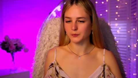 Snapshot of deboralarson chatting on 10.16.25 Debora online show from 10.16.25