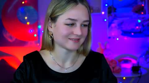 Snapshot of deboralarson chatting on 10.17.25 Debora online show from 10.17.25