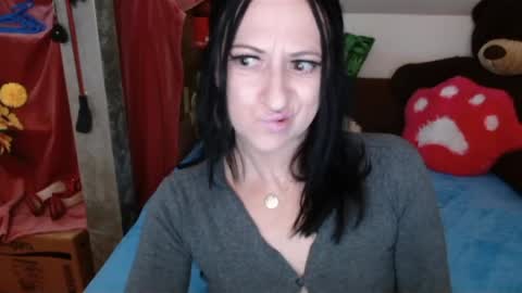 DebraMilf online show from 01.19.25