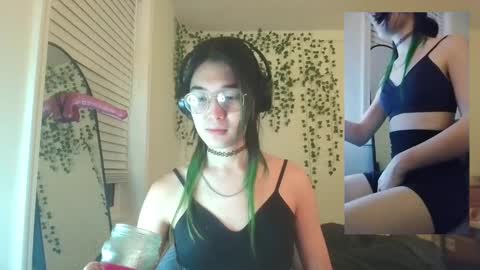 deciduousdoll online show from 09.11.25