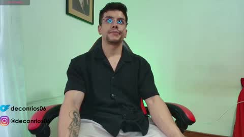 Snapshot of deconrios chatting on 01.08.26 Santiago online show from 01.08.26