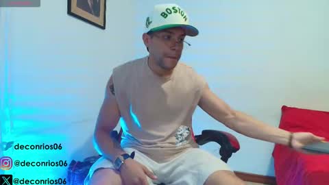 Snapshot of deconrios chatting on 02.12.26 Santiago online show from 02.12.26