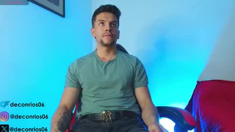 Snapshot of deconrios chatting on 02.23.26 Santiago online show from 02.23.26