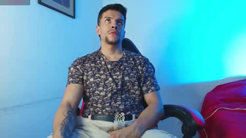 Snapshot of deconrios chatting on 02.25.26 Santiago online show from 02.25.26