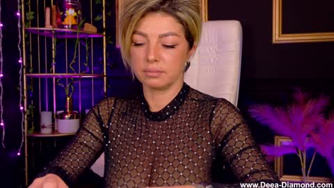 Snapshot of deeadiamond chatting on 01.10.25 Deea online show from 01.10.25