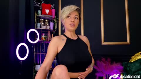 Snapshot of deeadiamond chatting on 03.09.25 Deea online show from 03.09.25