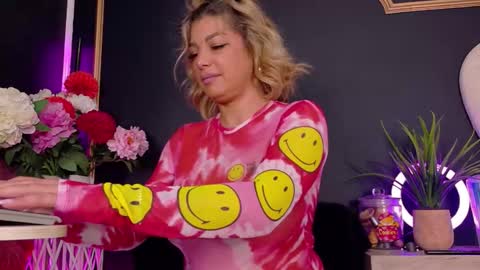 Snapshot of deeadiamond chatting on 11.09.25 Deea online show from 11.09.25