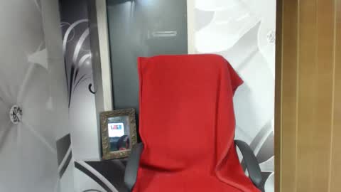 hi guys i m a cute milf i m here for good time and nice people pls be respectfool and enjoy me online show from 01.09.26