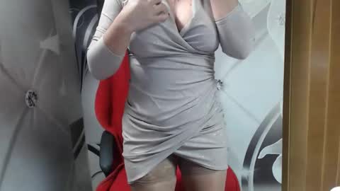 hi guys i m a cute milf i m here for good time and nice people pls be respectfool and enjoy me online show from 03.16.26