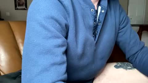 Snapshot of deeyungguy chatting on 12.03.24 more content and goodies online show from 12.03.24