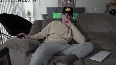 Snapshot of deeyungguy chatting on 01.24.25 more content and goodies online show from 01.24.25