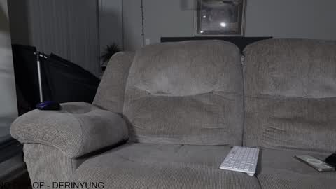 Snapshot of deeyungguy chatting on 01.26.25 more content and goodies online show from 01.26.25