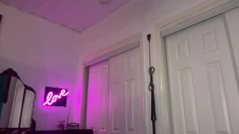 Tori online show from 09.28.25