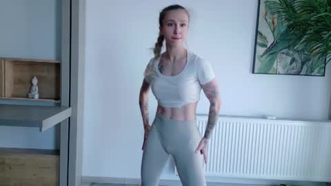 Snapshot of deidi_sweet chatting on 04.05.26 Di online show from 04.05.26