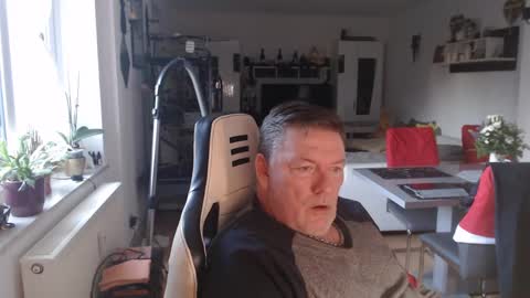 deinprinz2312 online show from 12.25.24