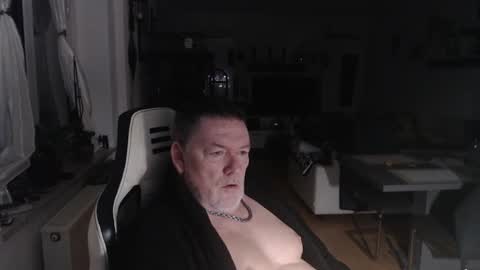 deinprinz2312 online show from 01.19.25